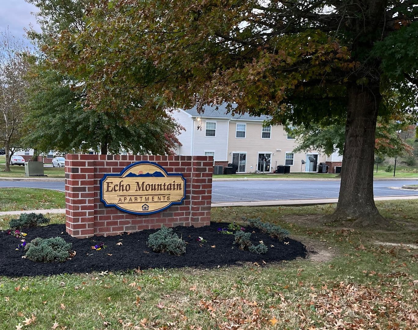 Woodstock Apartment: 254 Lora Dr