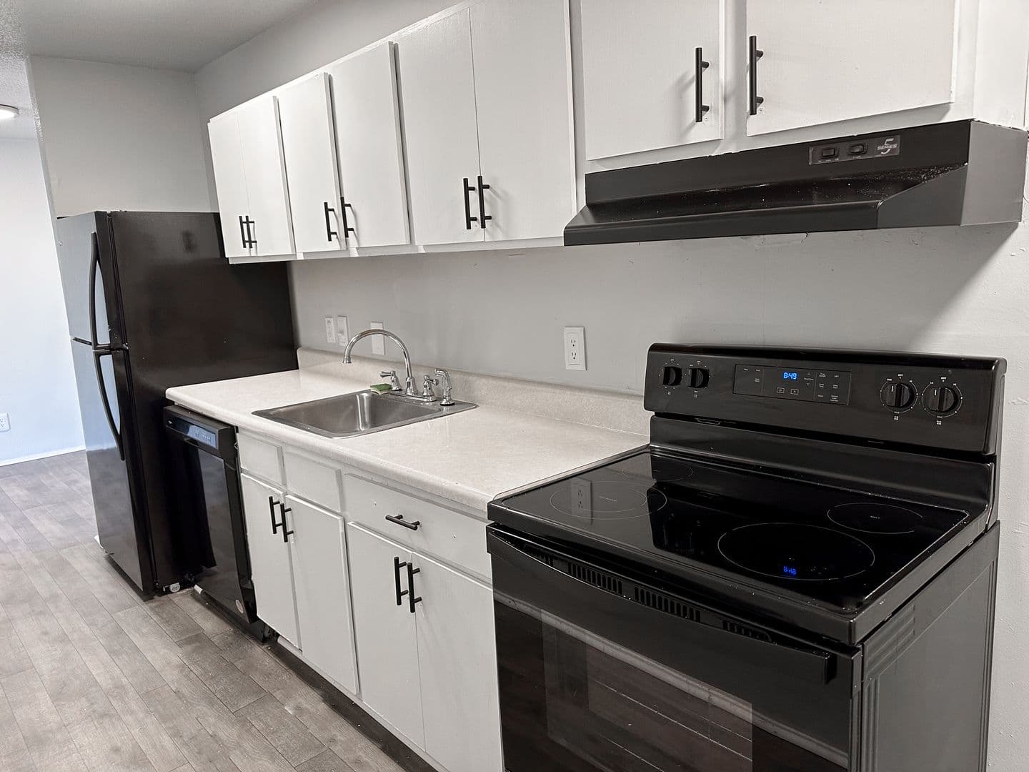 Virginia Beach Apartment: 512 Featherstone Ct