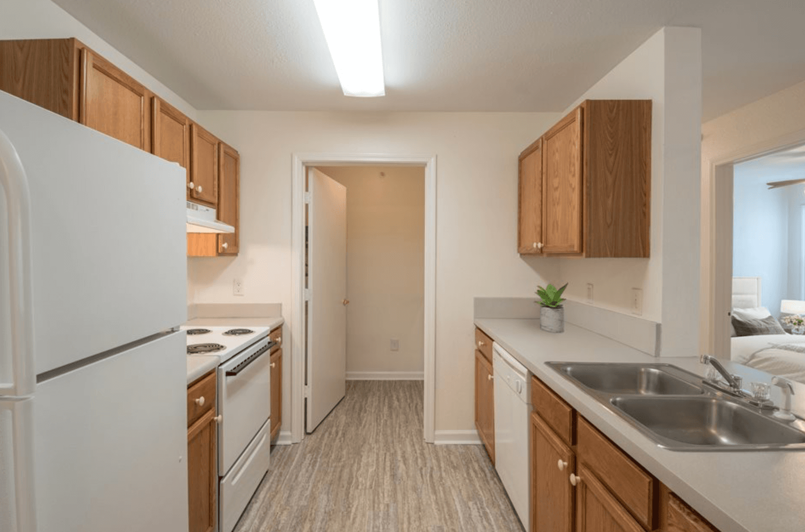 Columbus Apartment: 3320 N Lumpkin Rd