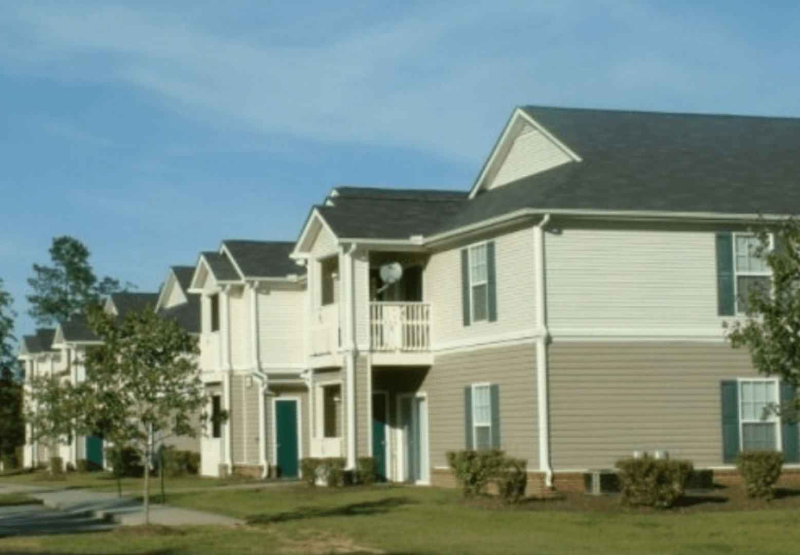 South Hill Apartment: 881 Powell Dr