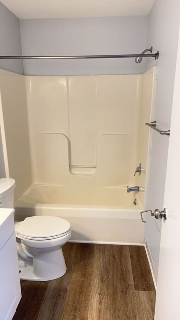 Woodstock Apartment: 254 Lora Dr