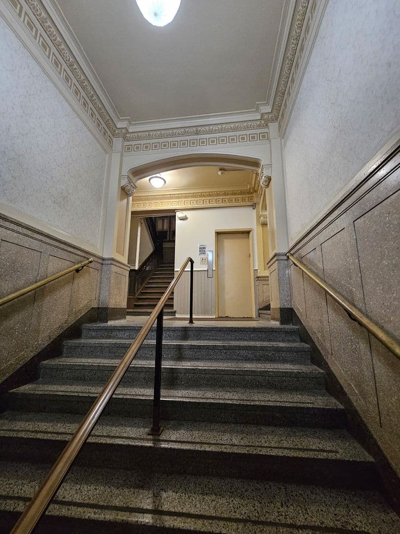 Milwaukee Apartment: 709 E. Juneau Ave.