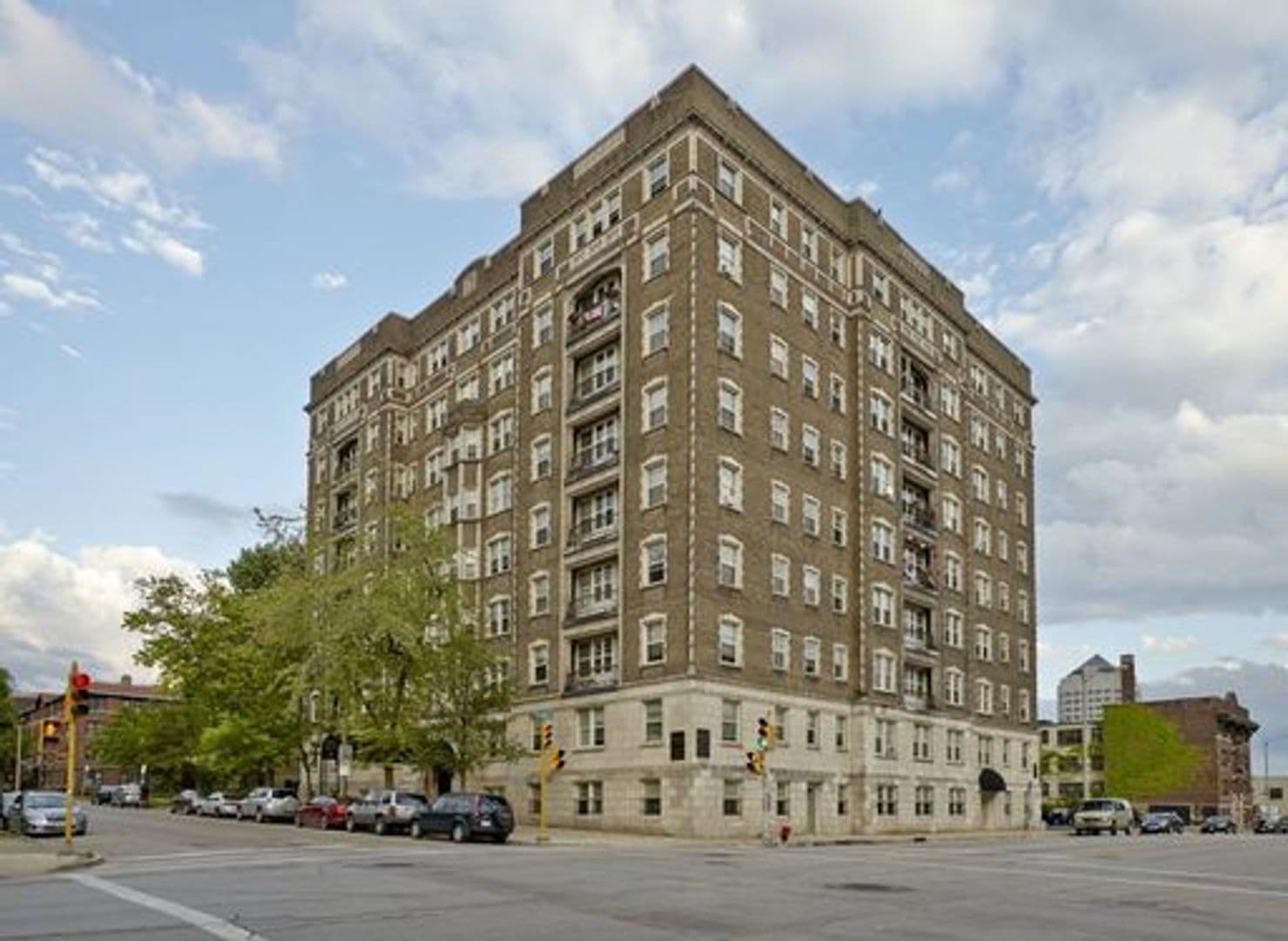 Milwaukee Apartment: 709 E. Juneau Ave.