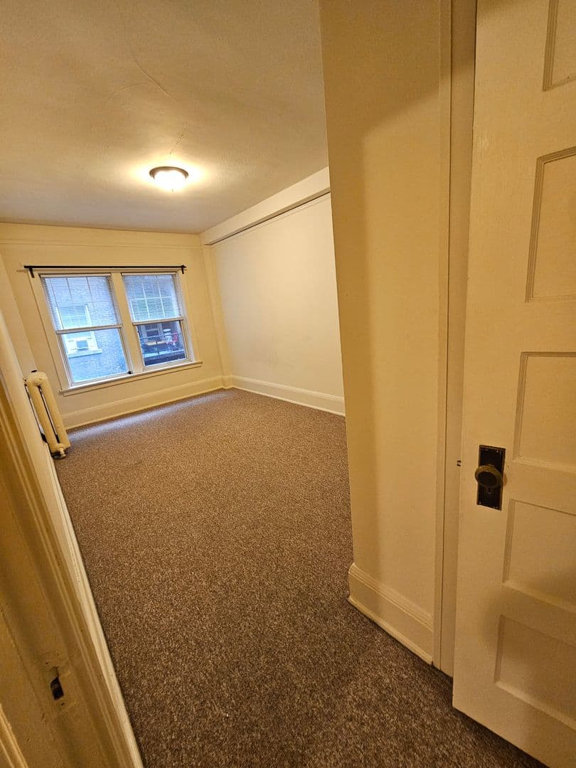 Milwaukee Apartment: 709 E. Juneau Ave.
