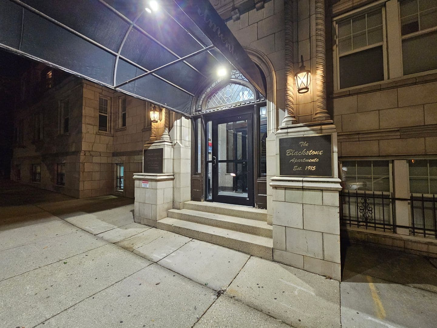 Milwaukee Apartment: 709 E. Juneau Ave.