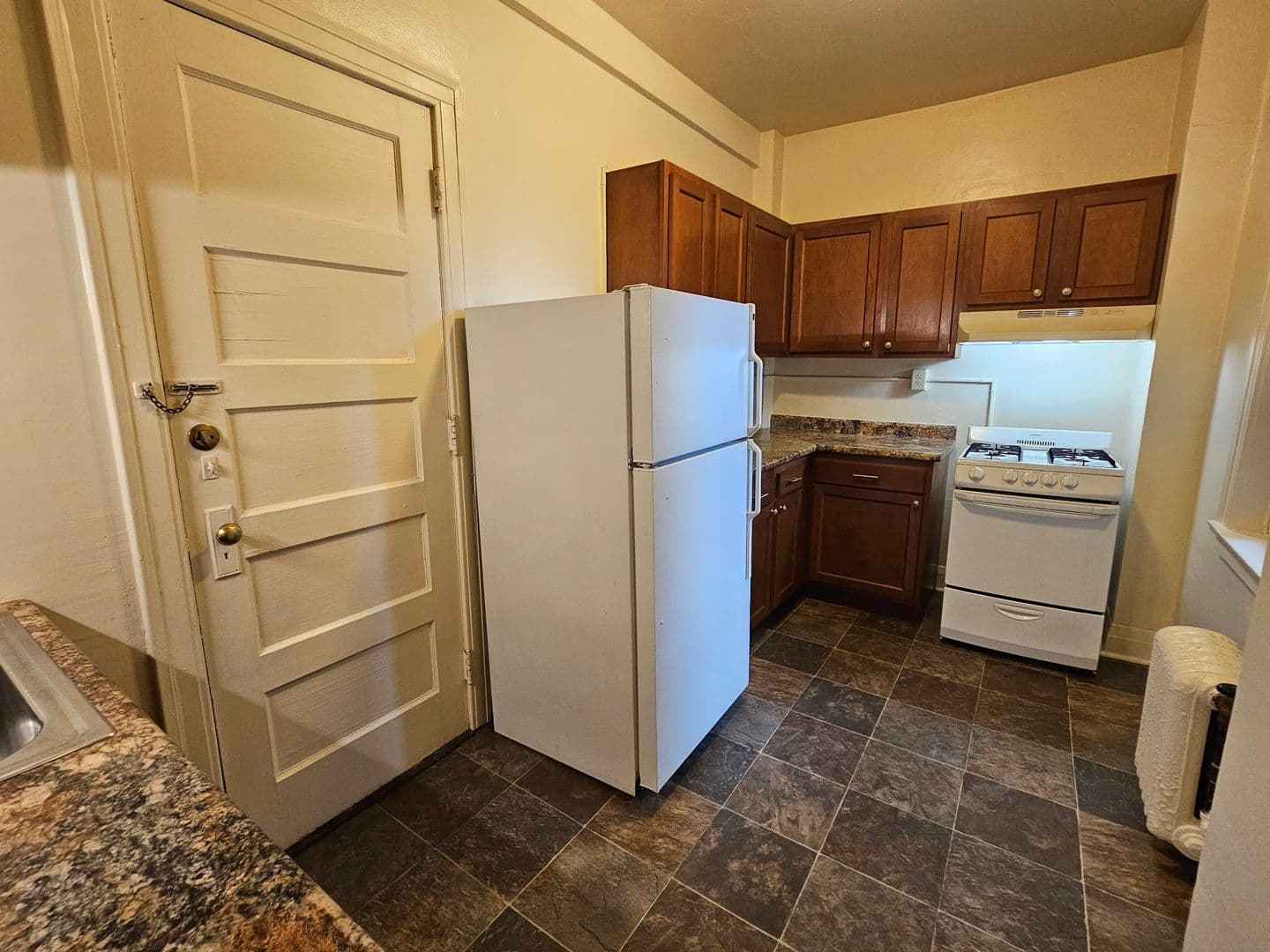 Milwaukee Apartment: 709 E. Juneau Ave.