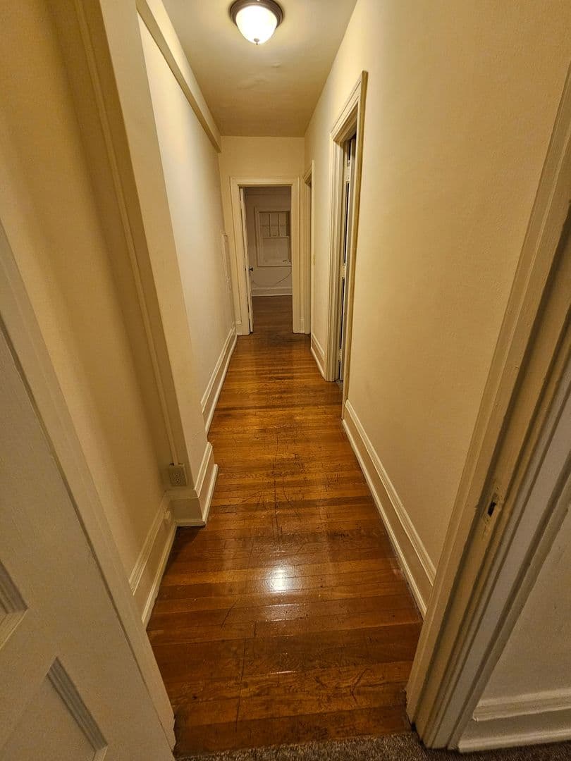 Milwaukee Apartment: 709 E. Juneau Ave.