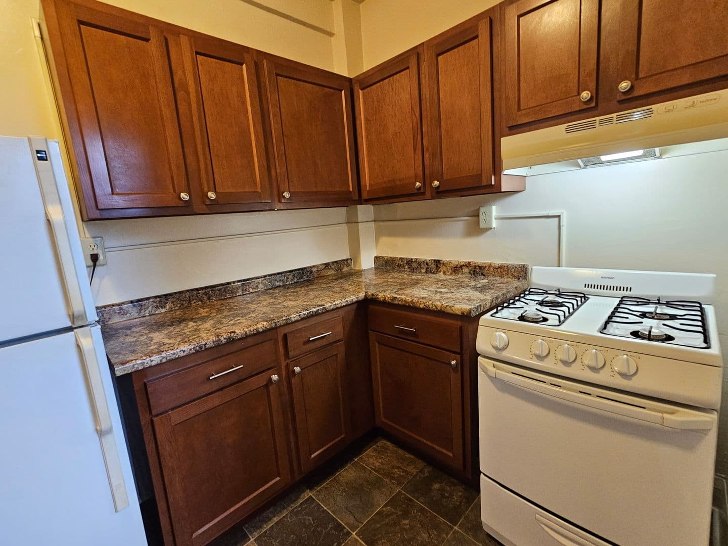 Milwaukee Apartment: 709 E. Juneau Ave.