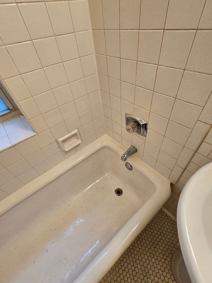 Milwaukee Apartment: 709 E. Juneau Ave.