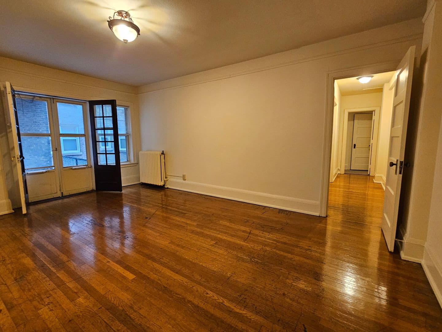 Milwaukee Apartment: 709 E. Juneau Ave.