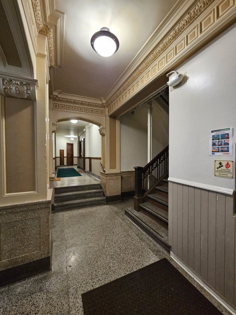 Milwaukee Apartment: 709 E. Juneau Ave.