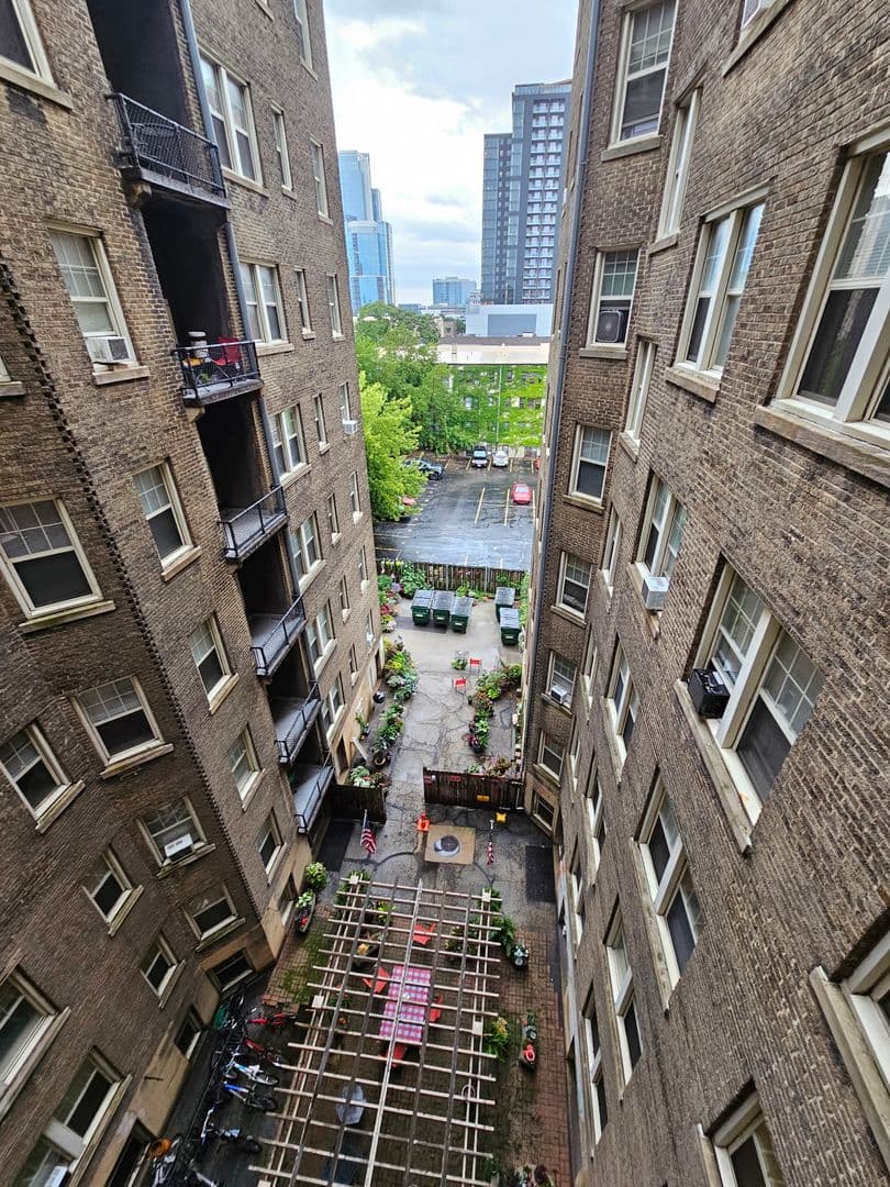 Milwaukee Apartment: 709 E. Juneau Ave.
