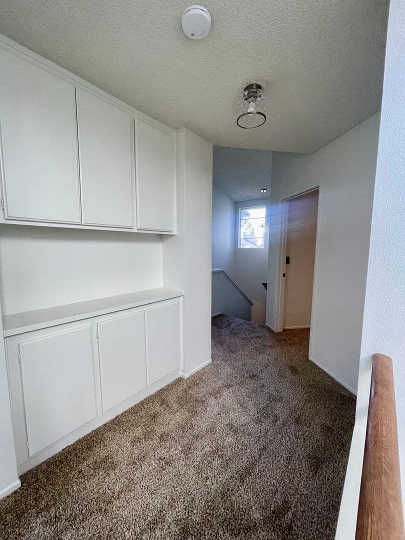 Ventura Condo: 1026 Barber Ln