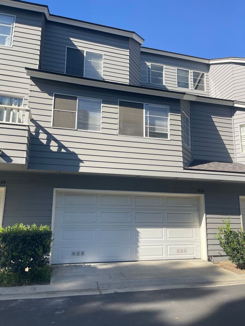 Ventura Condo: 1026 Barber Ln