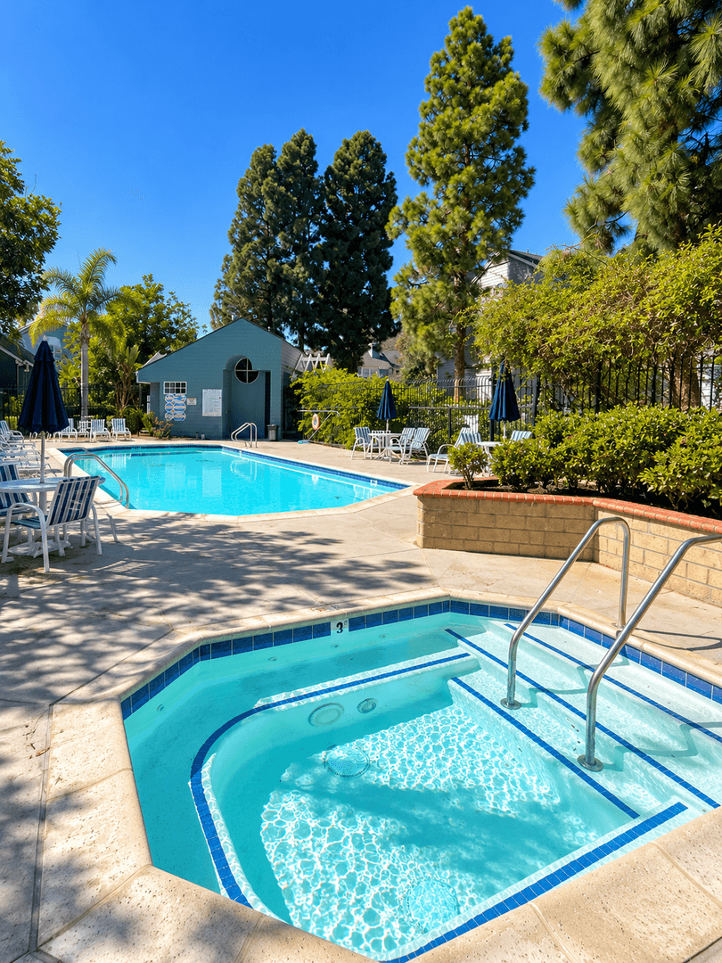 Ventura Condo: 1026 Barber Ln