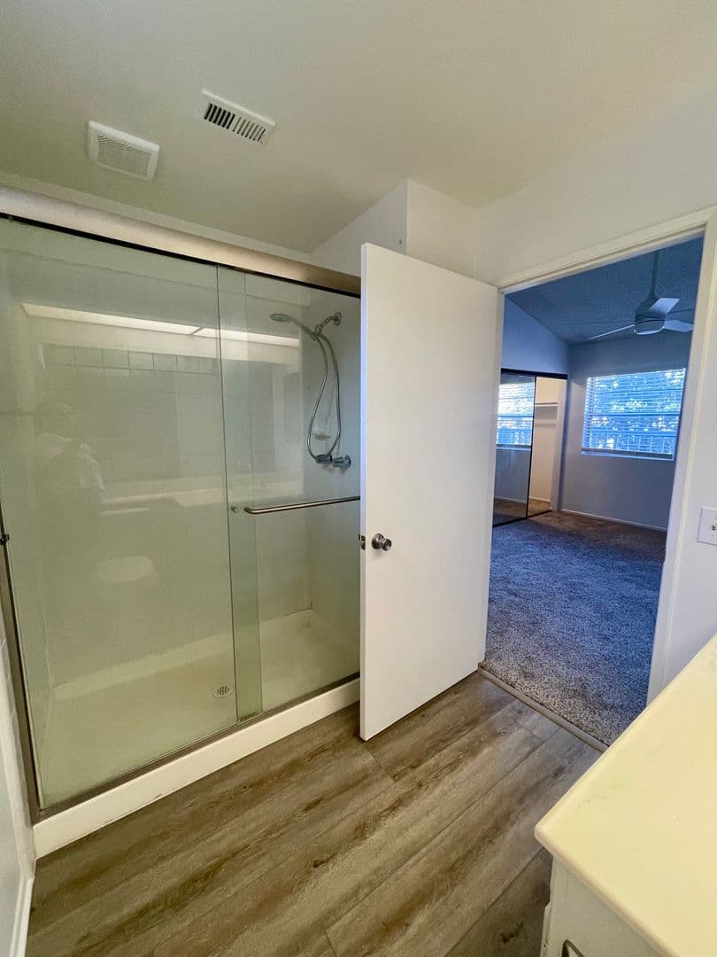 Ventura Condo: 1026 Barber Ln
