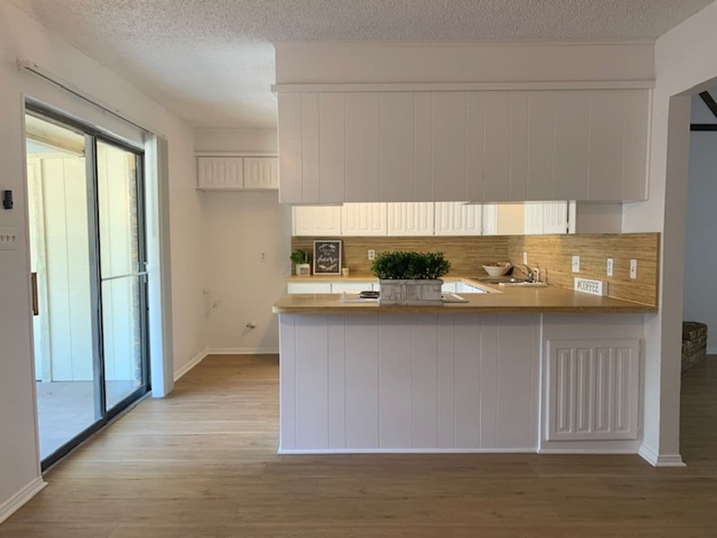 Benbrook Townhome: 1001 Poplar Street