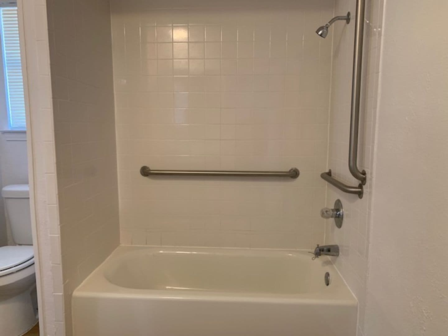 Benbrook Townhome: 1001 Poplar Street