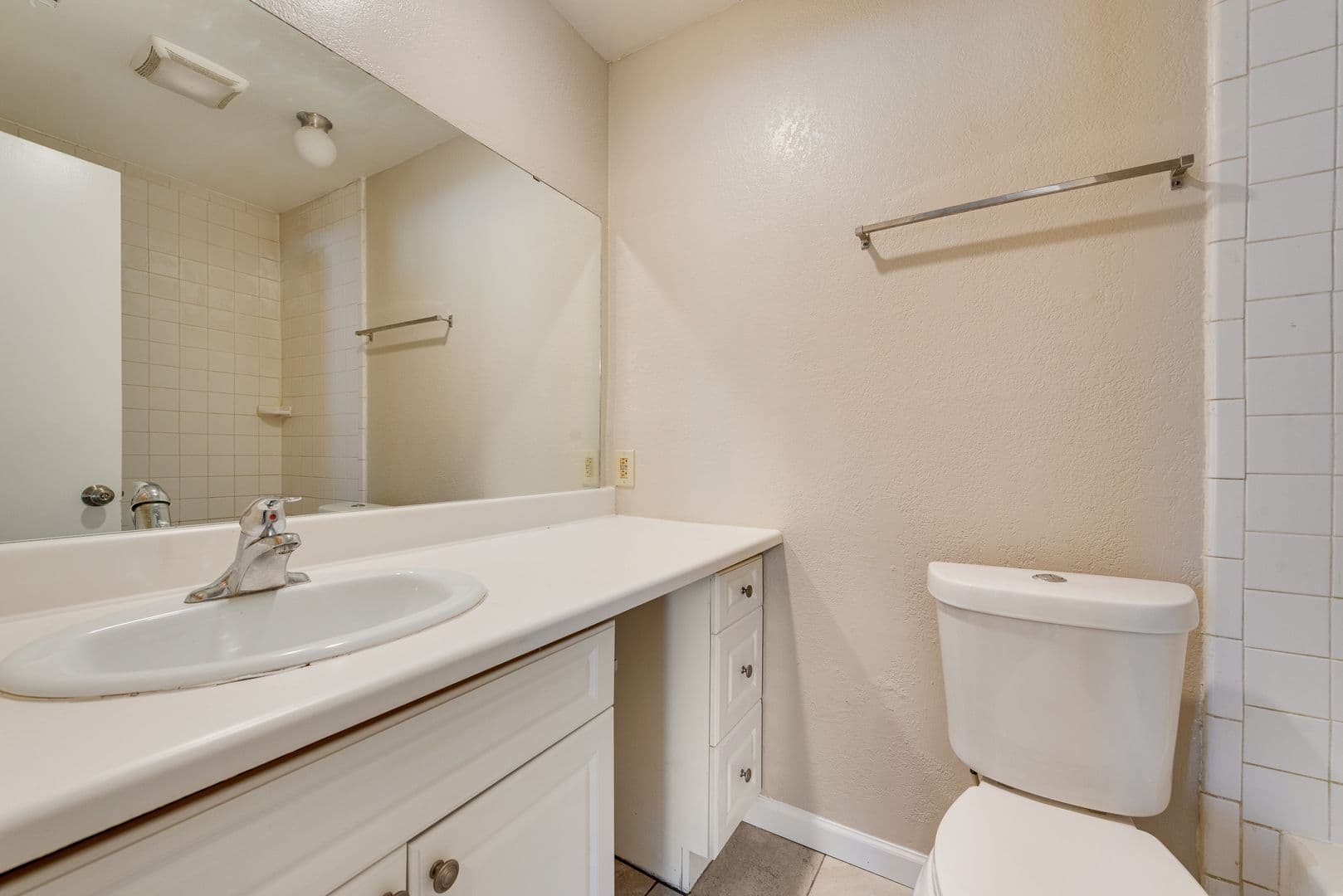Euless Townhome: 208 E Denton Drive