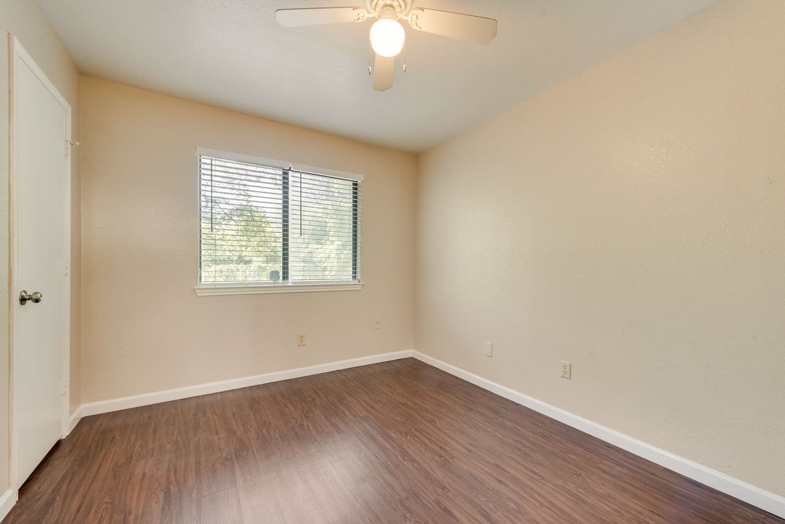 Euless Townhome: 208 E Denton Drive