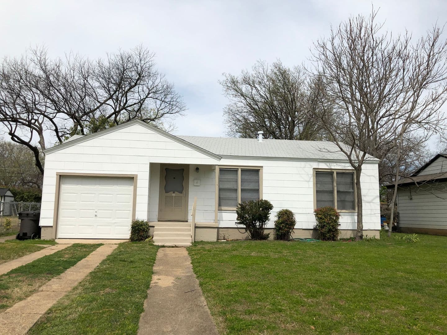 Fort Worth House: 7424 Arlie Avenue