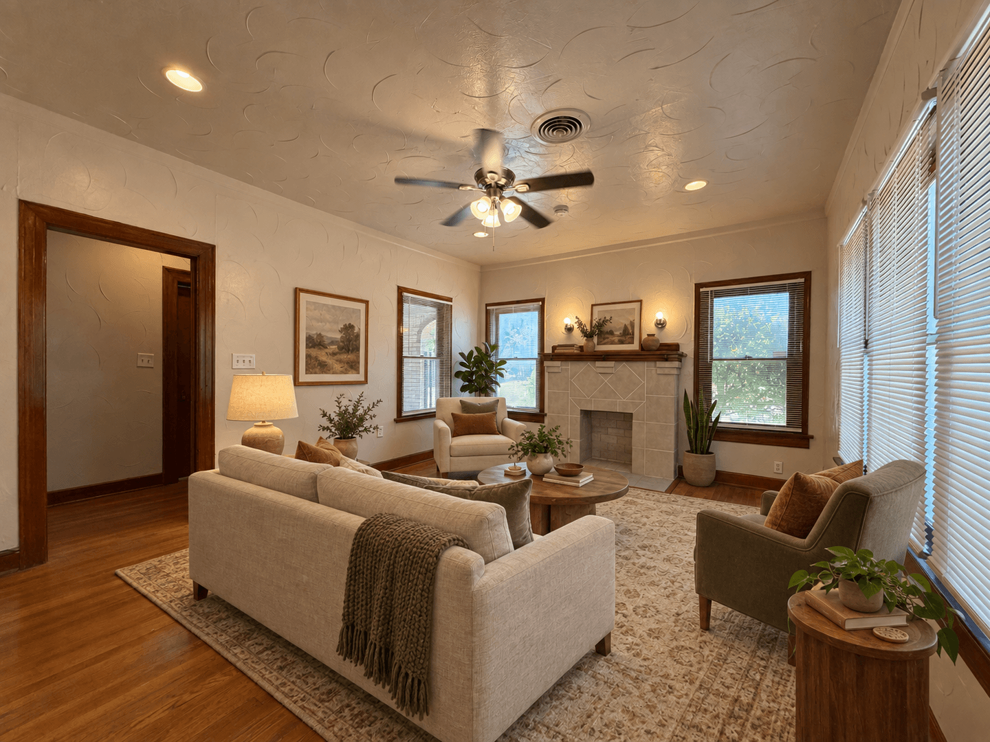 Fort Worth House: 943 E Powell Avenue