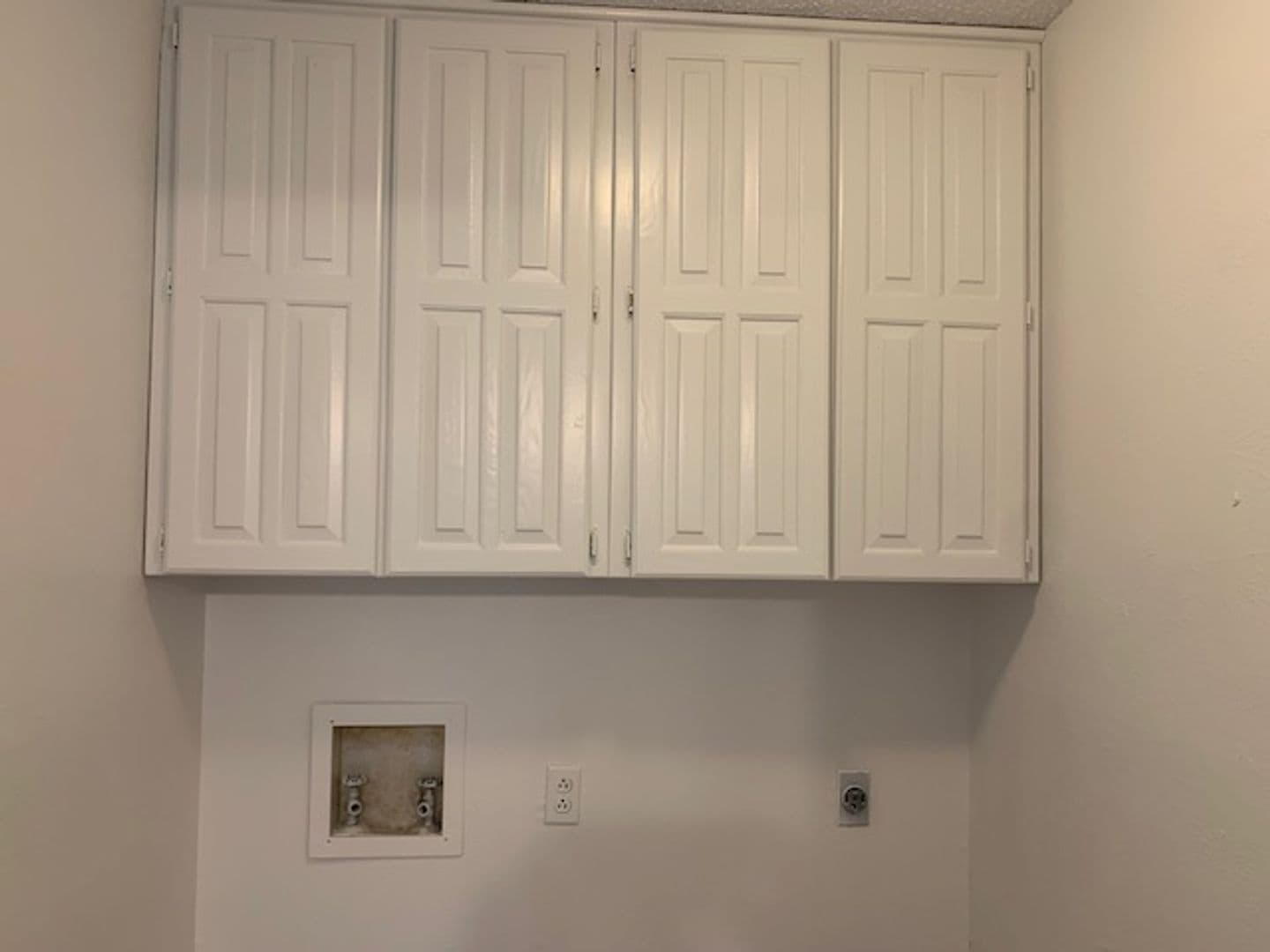Benbrook Townhome: 1001 Poplar Street