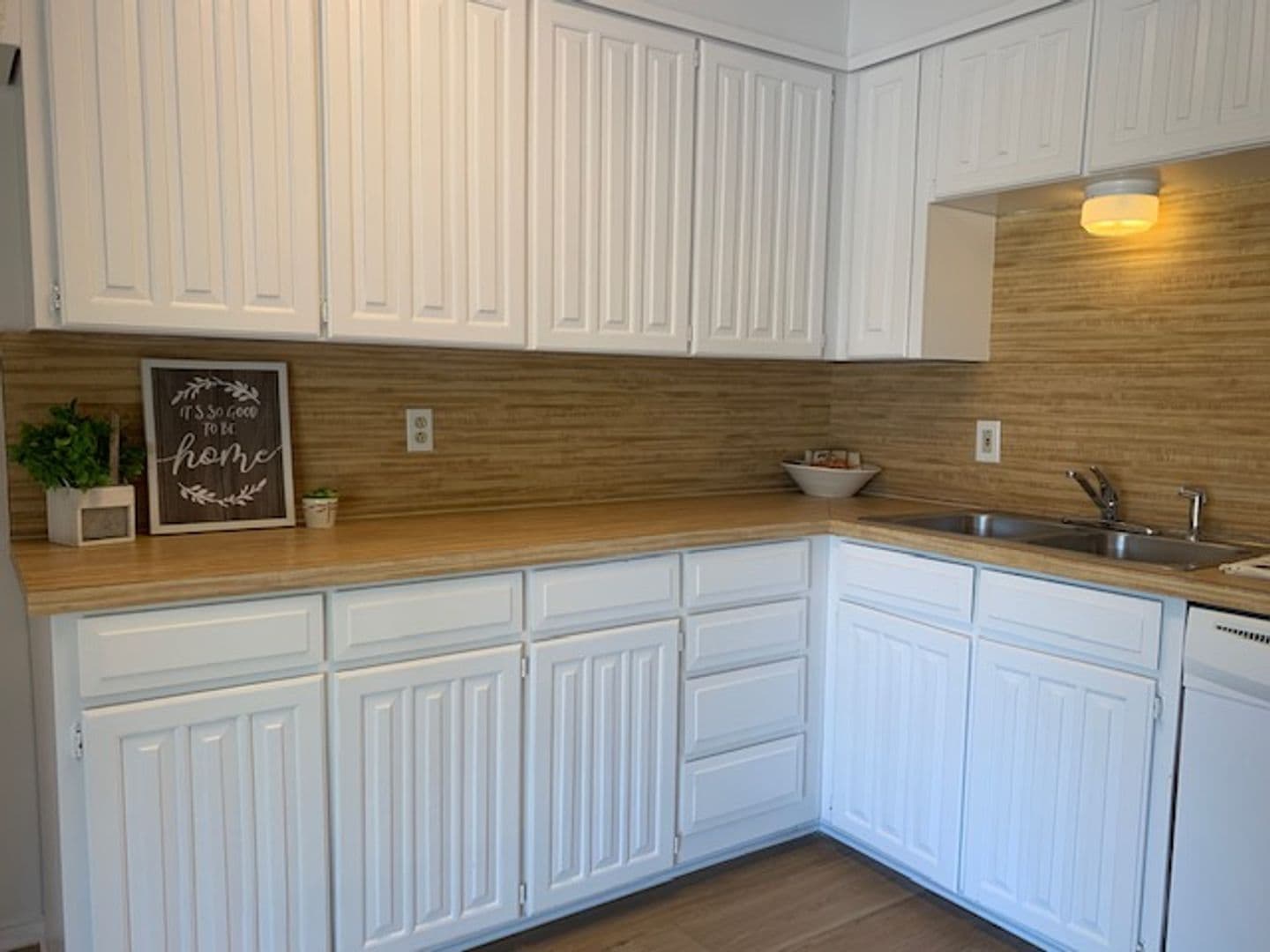 Benbrook Townhome: 1001 Poplar Street