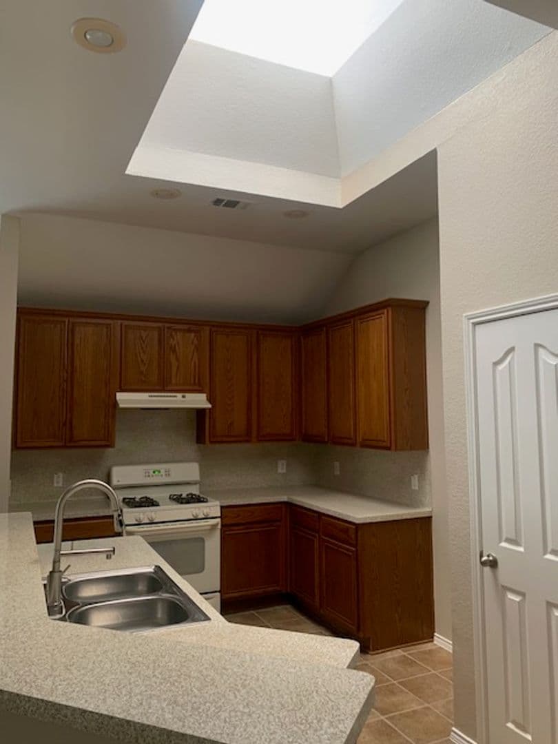 Fort Worth House: 10621 Lipan Trail