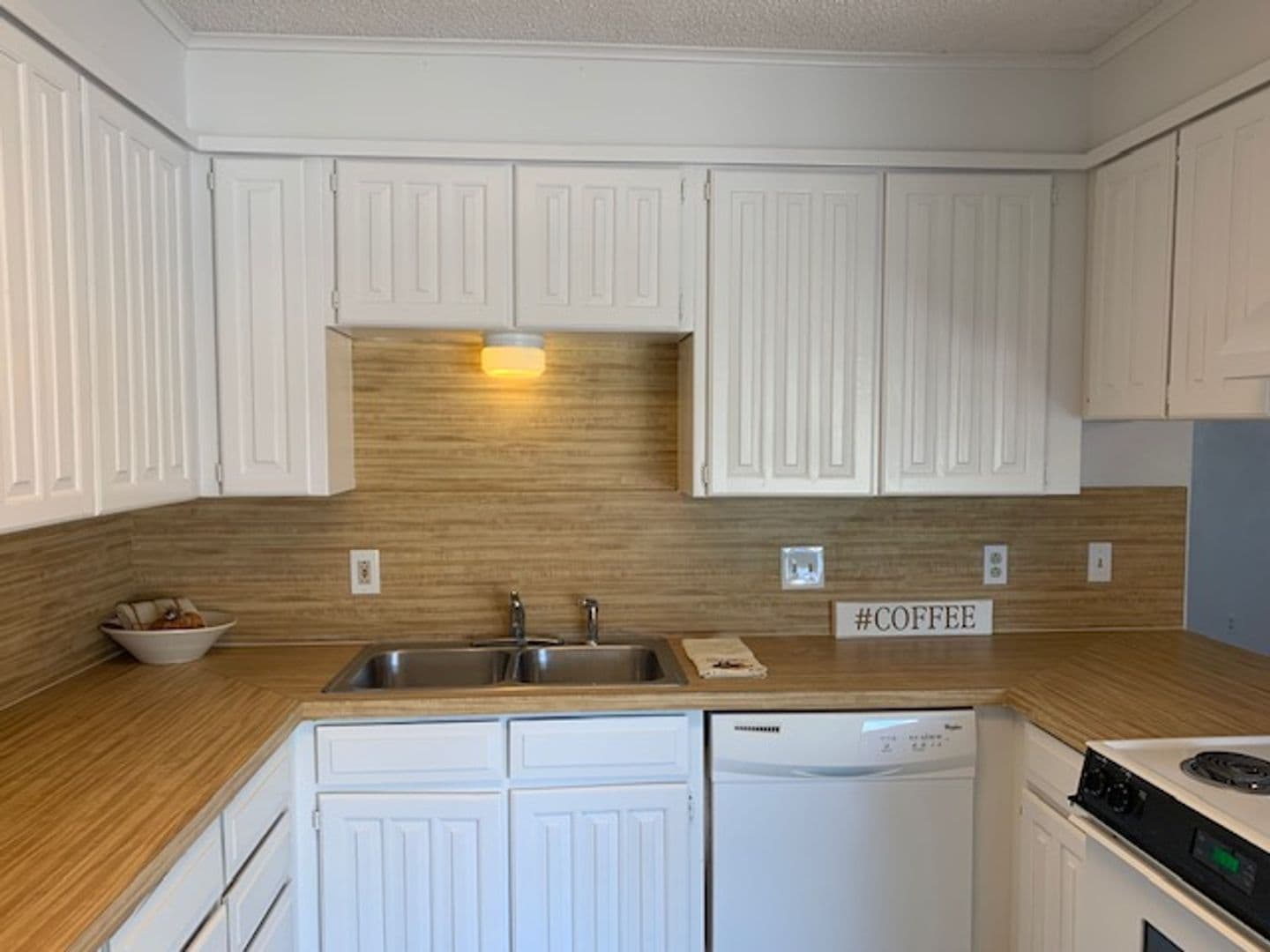 Benbrook Townhome: 1001 Poplar Street