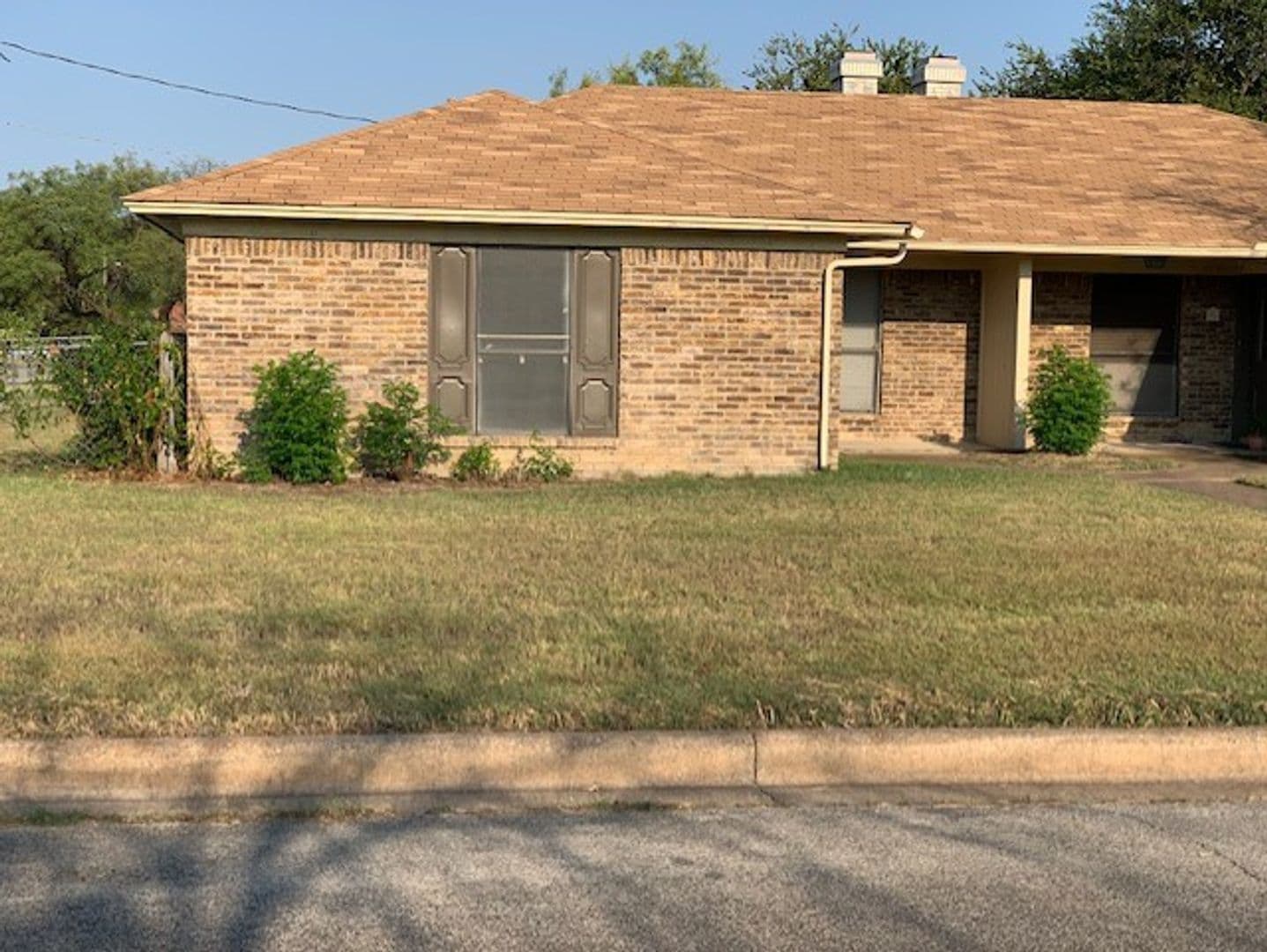Benbrook Townhome: 1001 Poplar Street