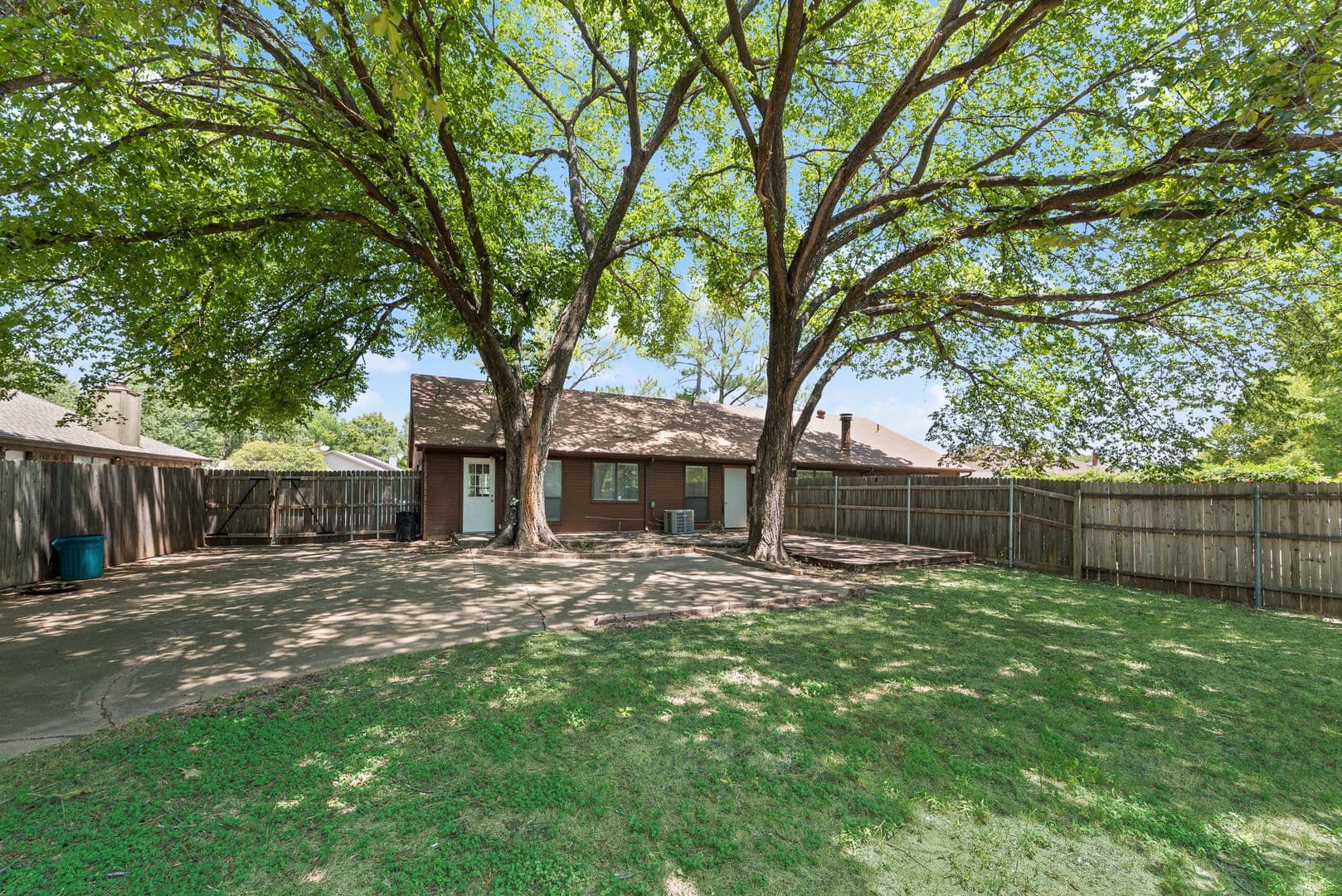 Euless Townhome: 208 E Denton Drive