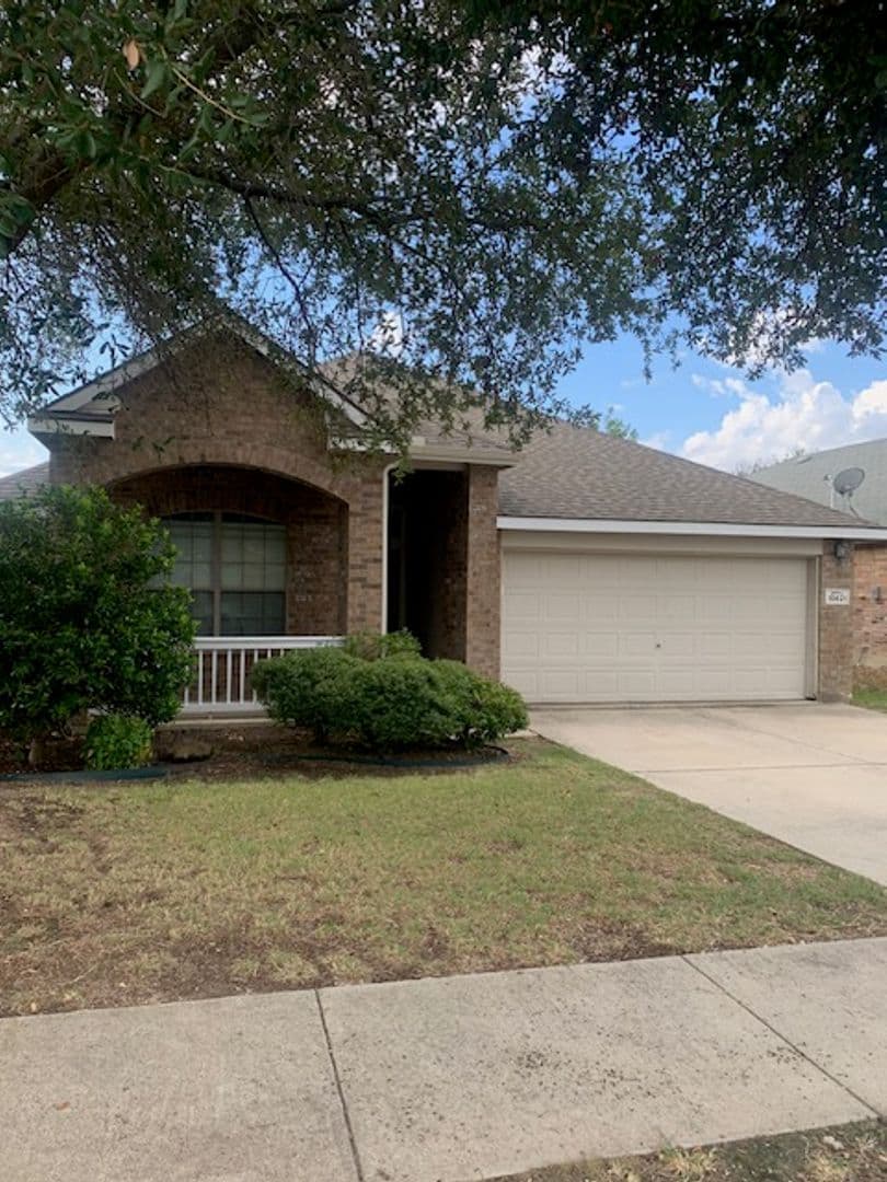 Fort Worth House: 10621 Lipan Trail