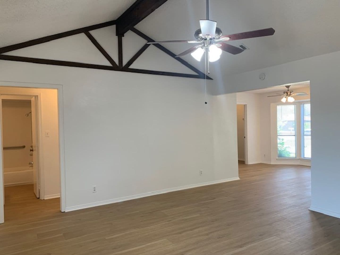 Benbrook Townhome: 1001 Poplar Street