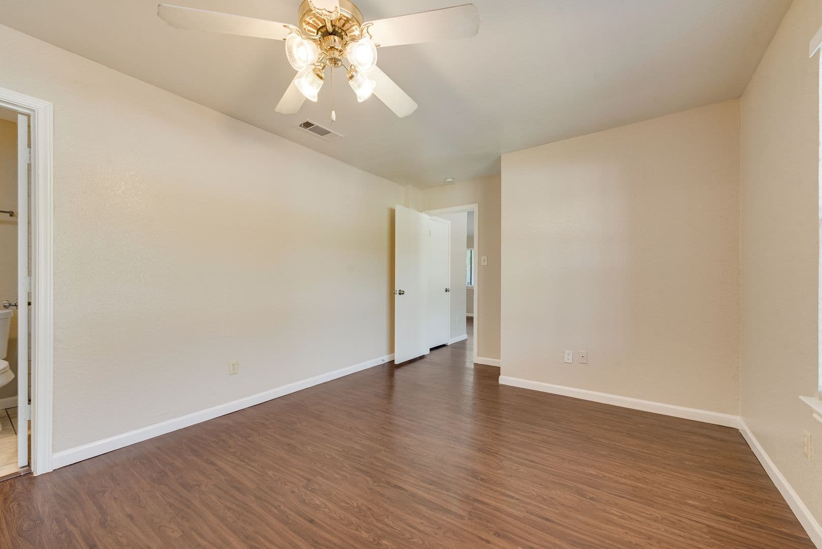 Euless Townhome: 208 E Denton Drive