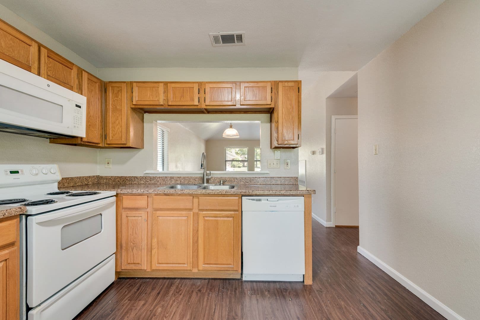 Euless Townhome: 208 E Denton Drive