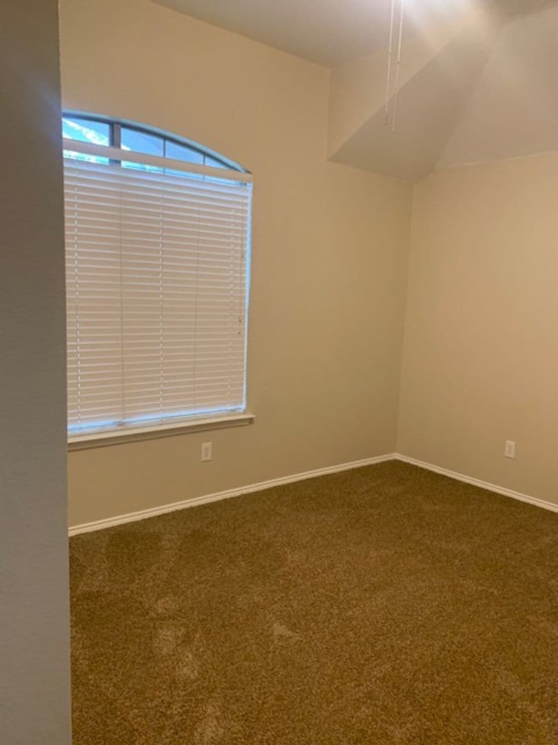 Fort Worth House: 10621 Lipan Trail