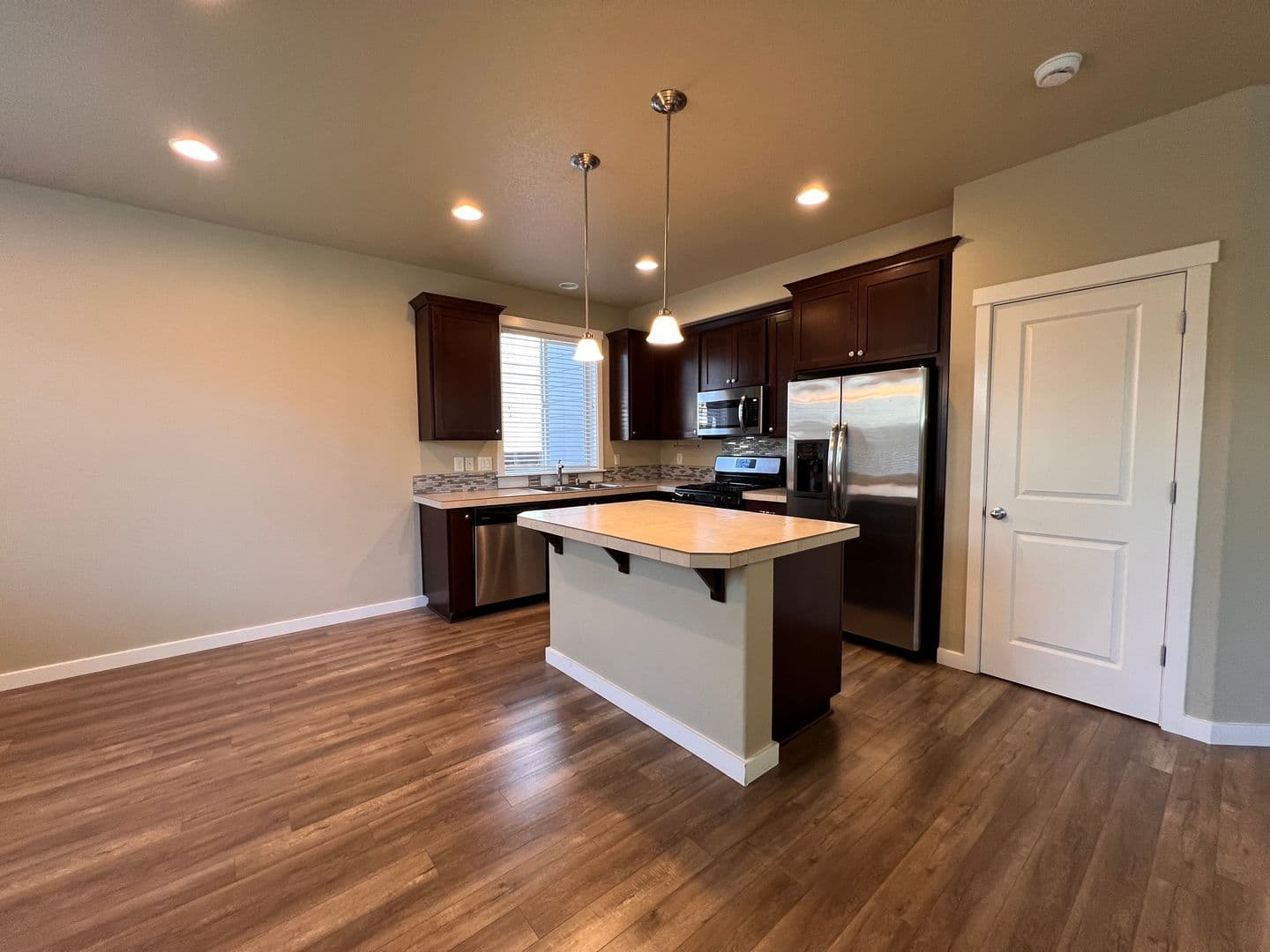 Ridgefield House: 503 N 41st Ave