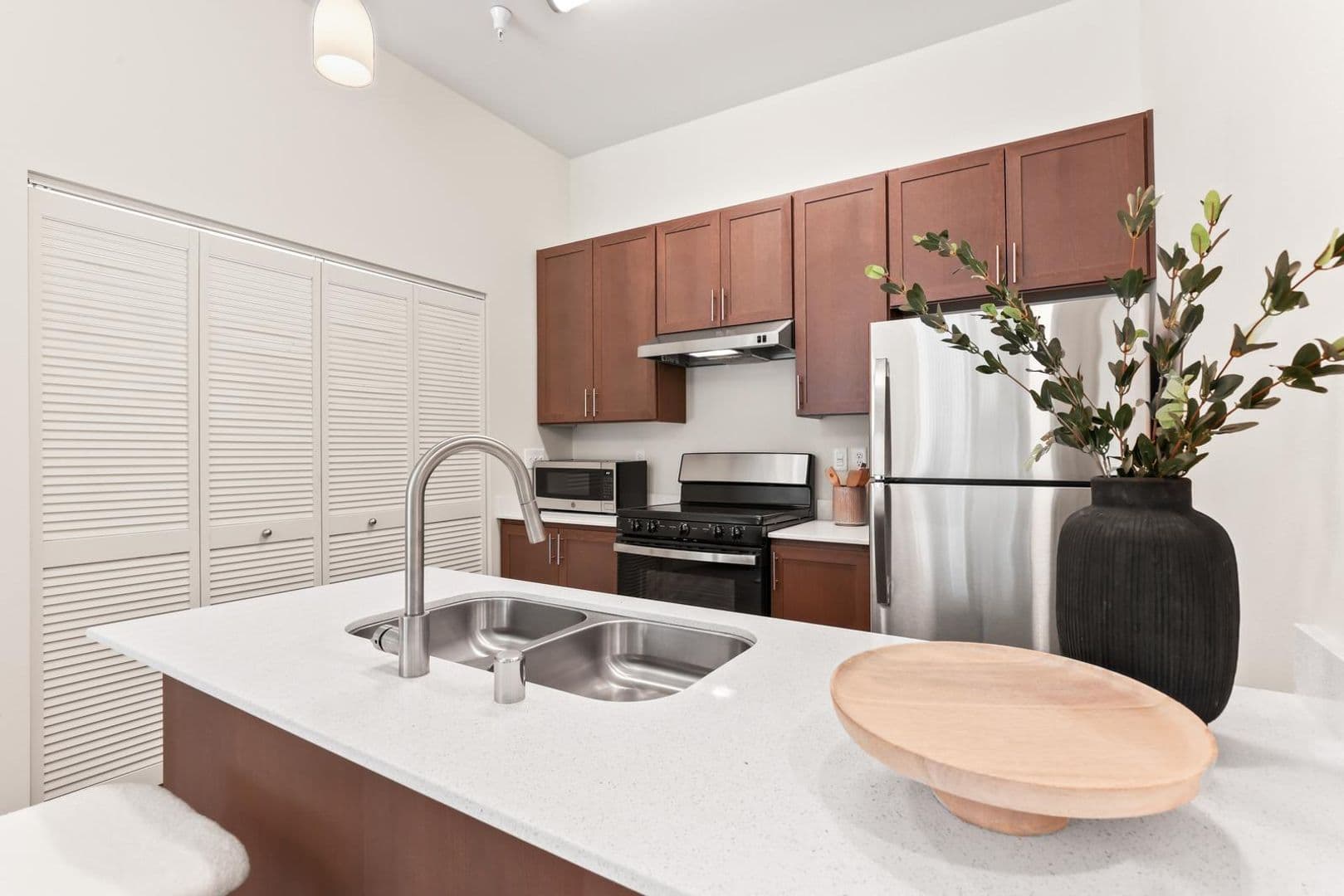 Vancouver Apartment: 333 NE 136th Ave