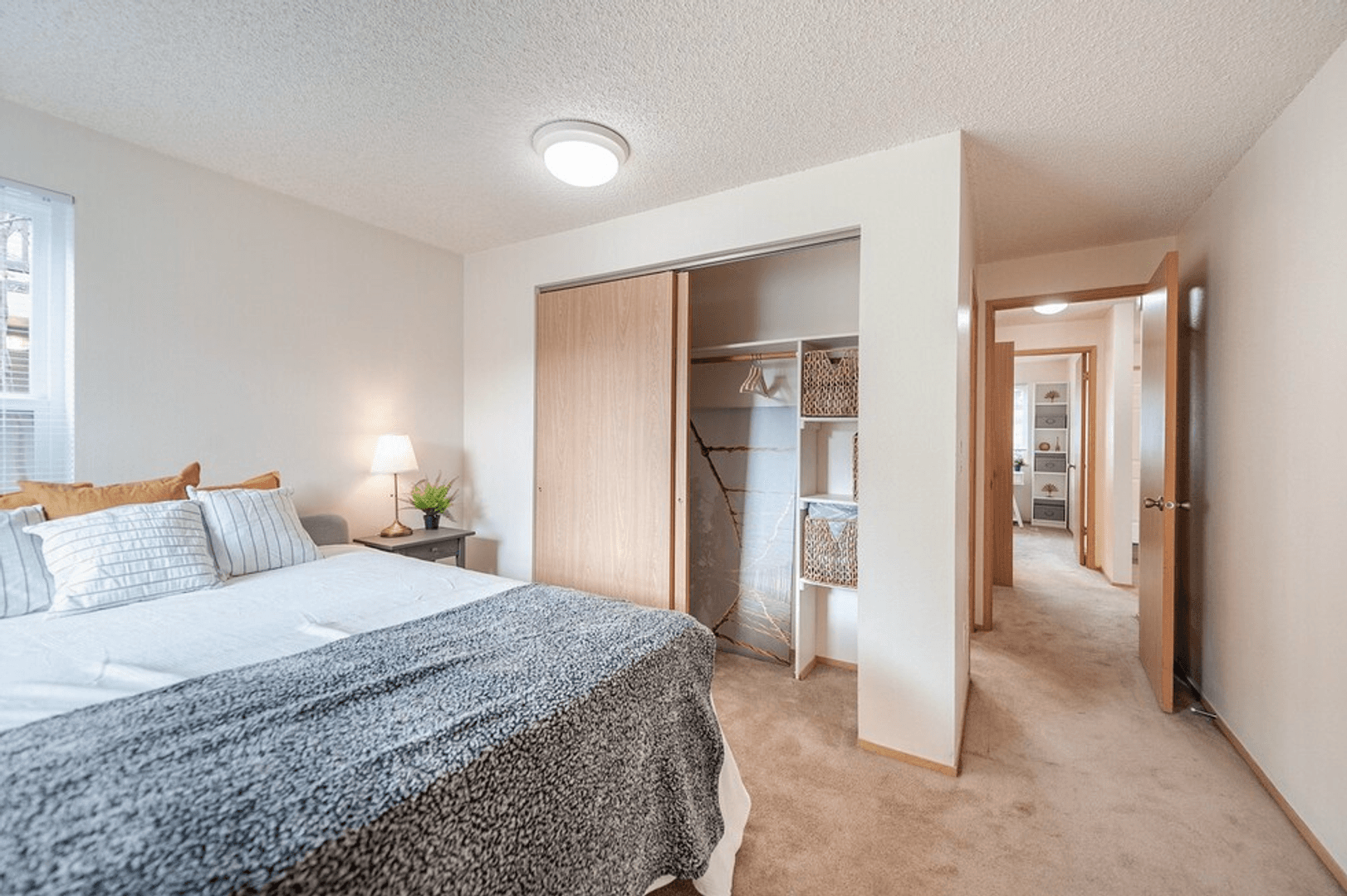 Vancouver Apartment: 1000 SE 160th Ave.