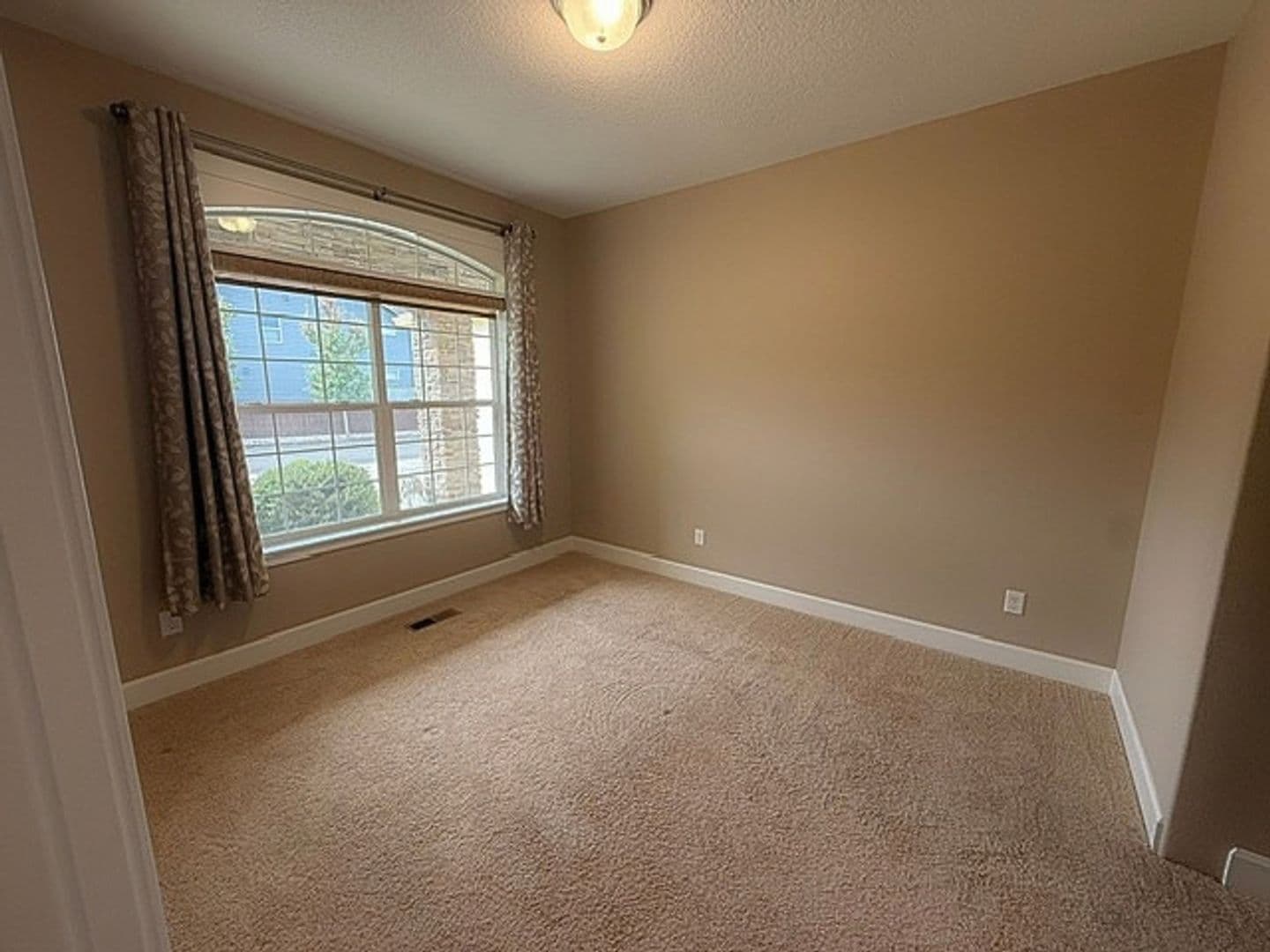 Vancouver House: 9507 NE 165th Ave