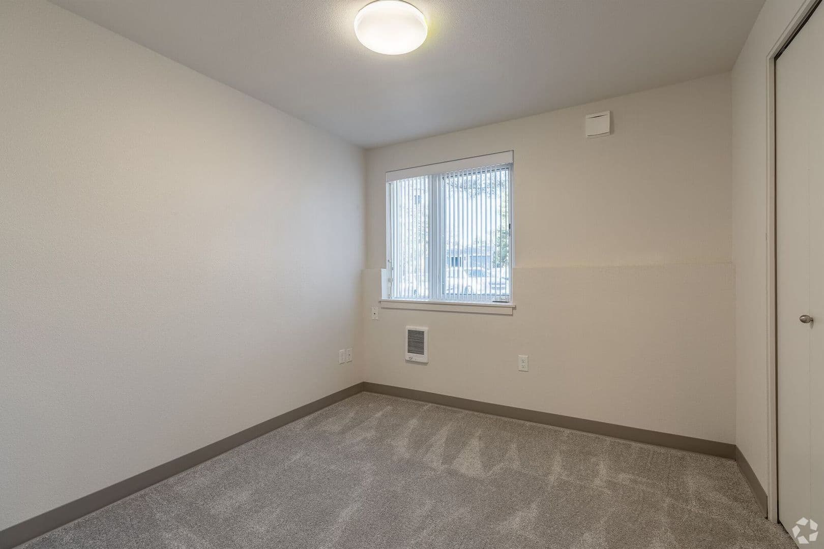 Aloha Apartment: 875 SW 185th Ave