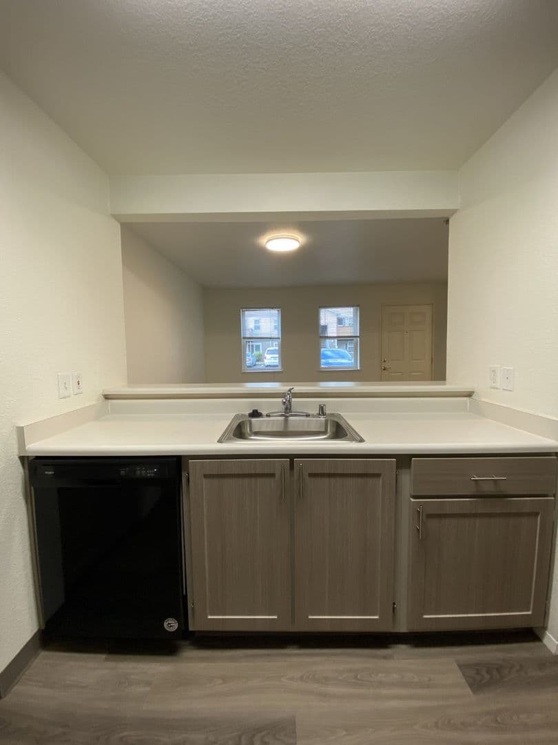 Vancouver Apartment: 11328 NE 51st Circle