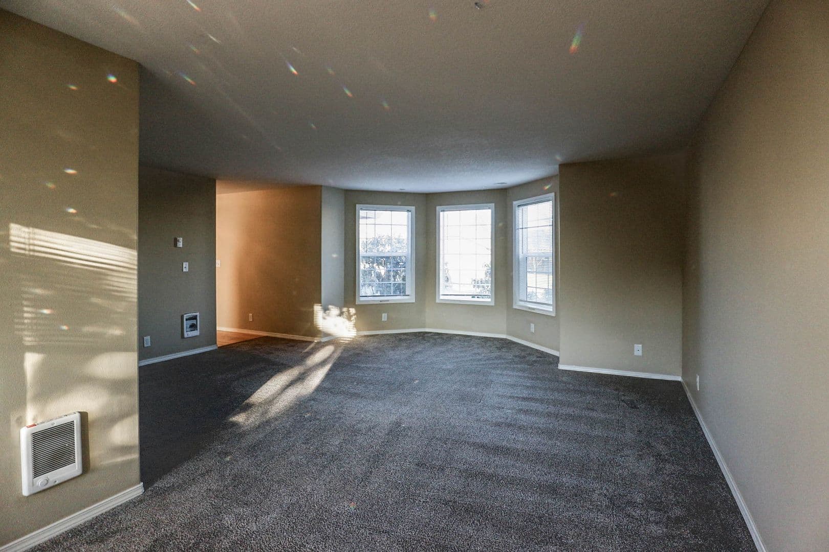 Vancouver House: 1402 SE Park Crest Ave