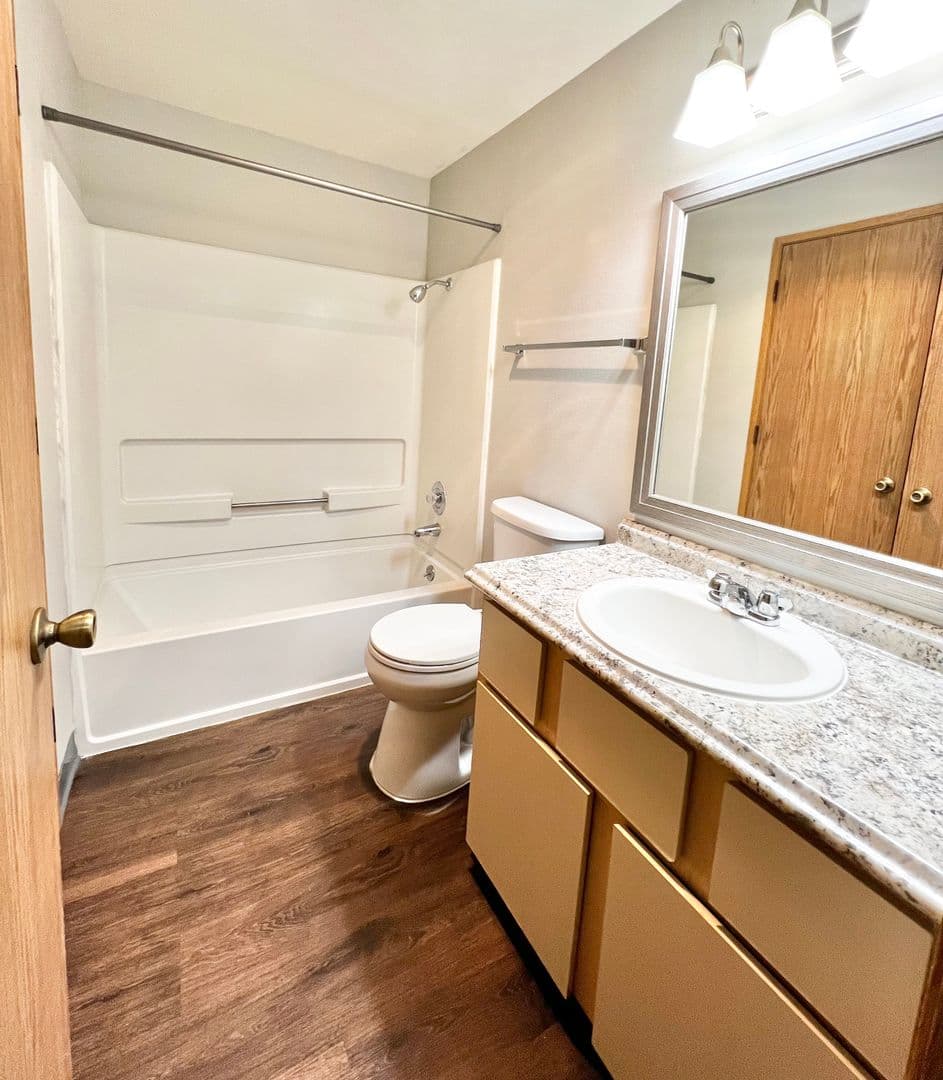Vancouver Apartment: 8500 NE Hazel Dell Avenue