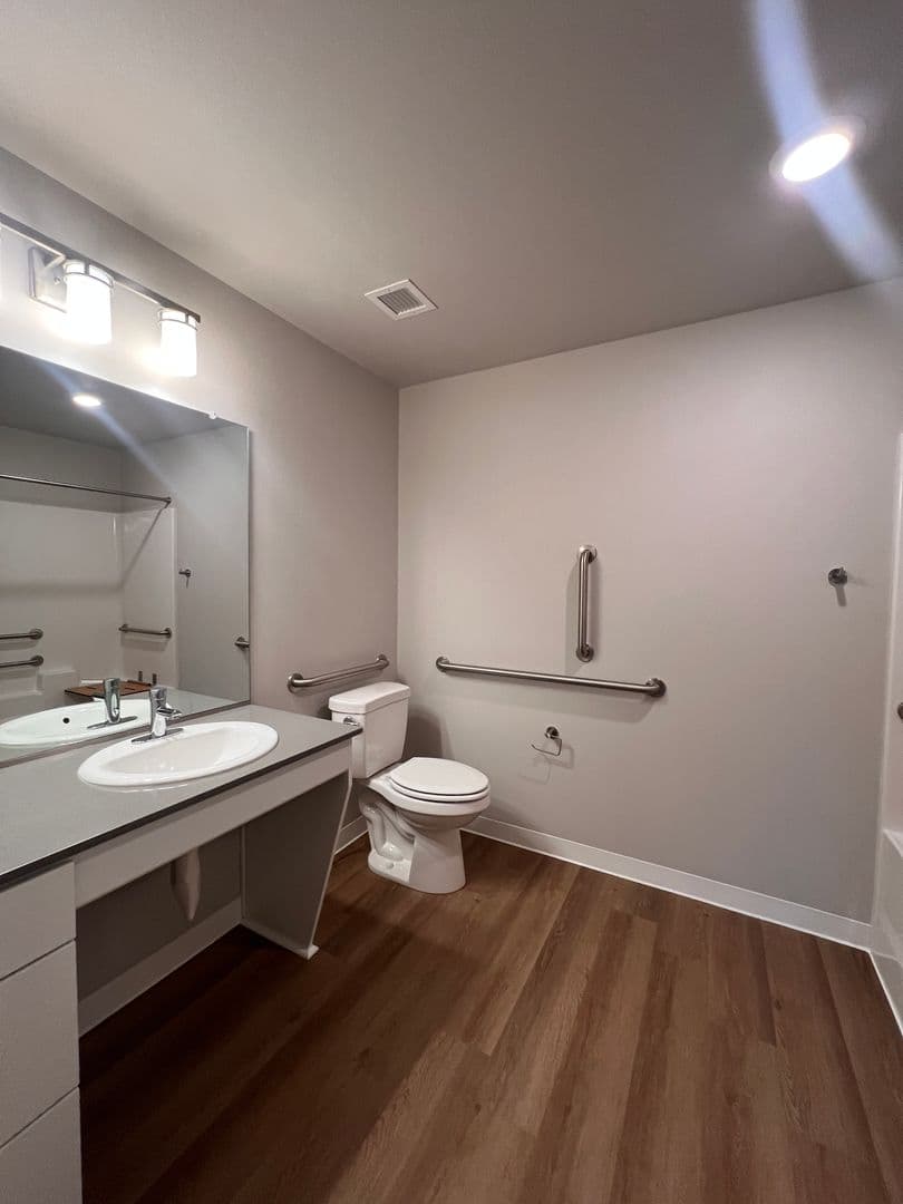 Vancouver Apartment: 2929 NE 65th Ave