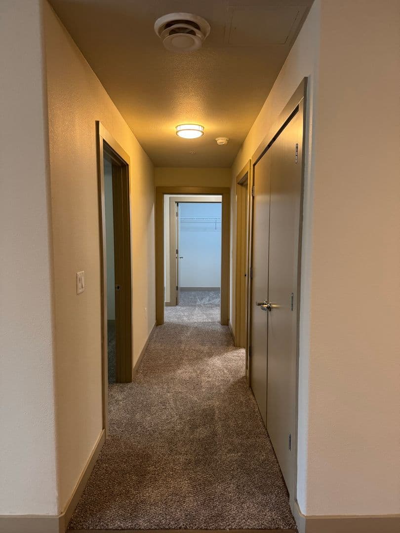 Vancouver Apartment: 301 SE 166th Ave