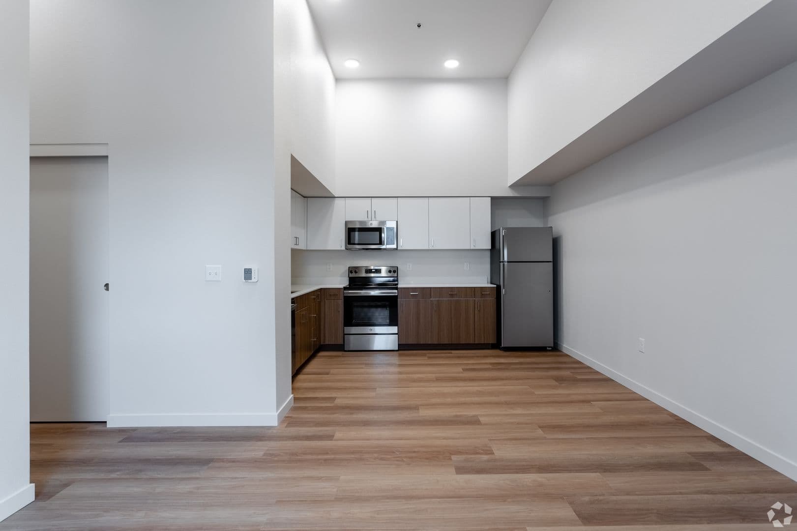 Vancouver Apartment: 201 W 17th St
