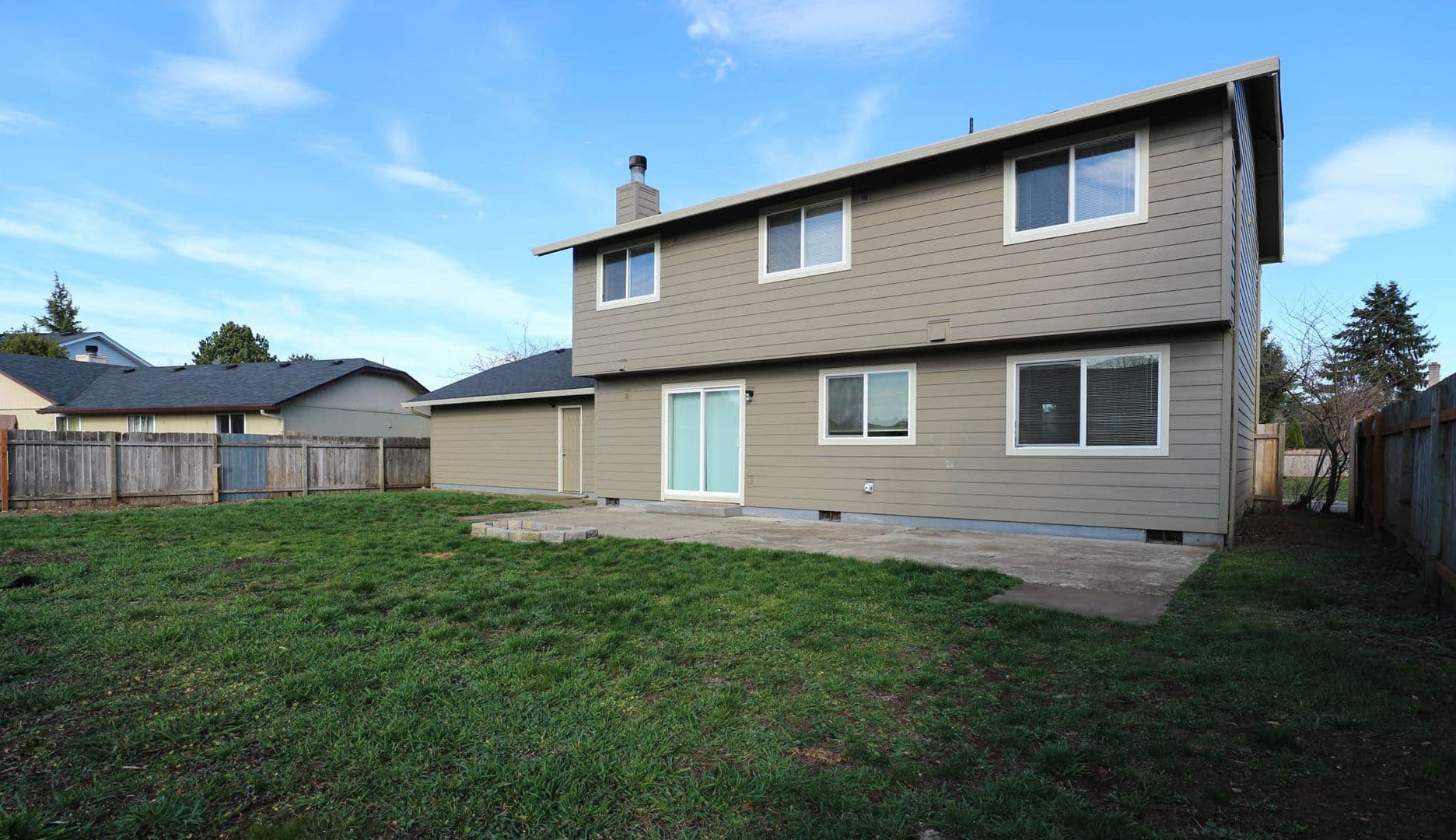 Vancouver House: 1402 SE Park Crest Ave