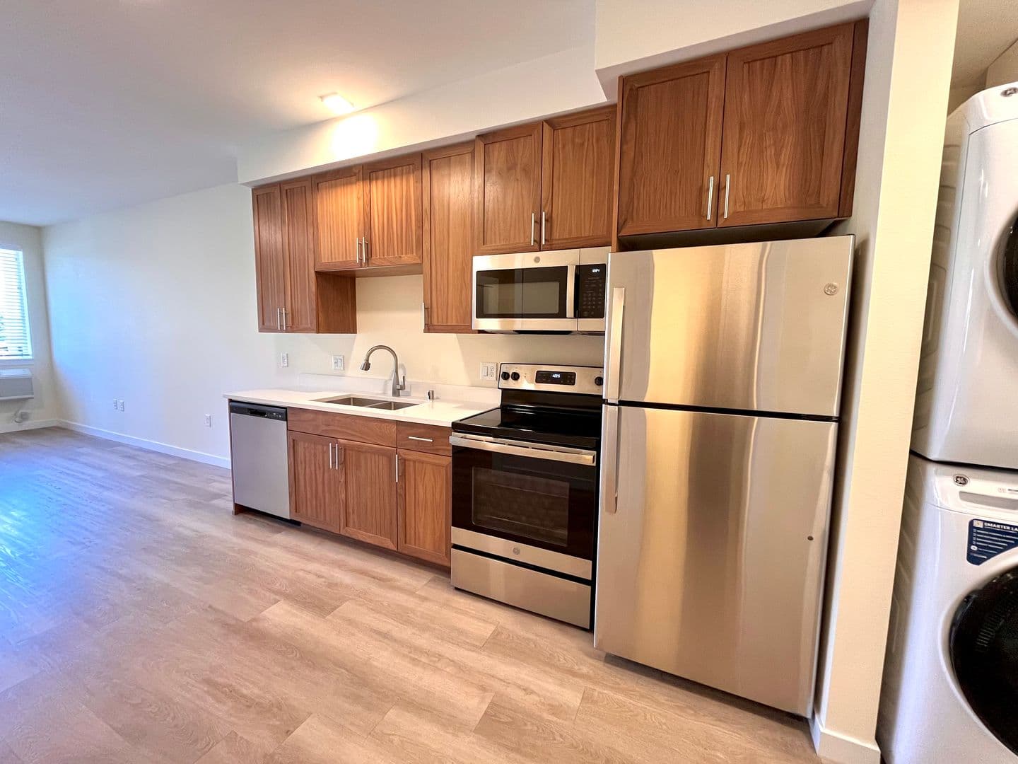 Vancouver Apartment: 2703 NE 99th St